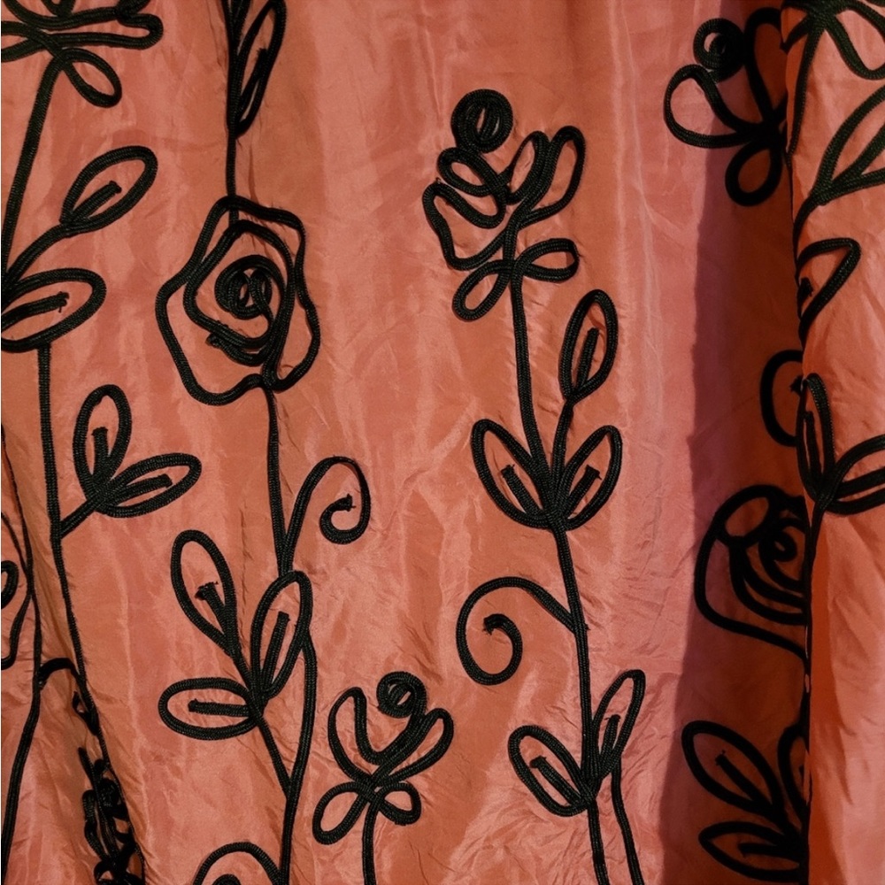 Beautiful Pink and Black Embroidered and Beaded Skirt Sz 14 WD.NY